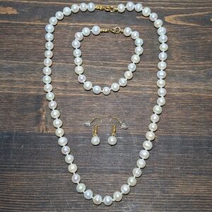 Vintage Freshwater Pearl Jewelry Set - Necklace, Bracelet, Earrings - Restrung